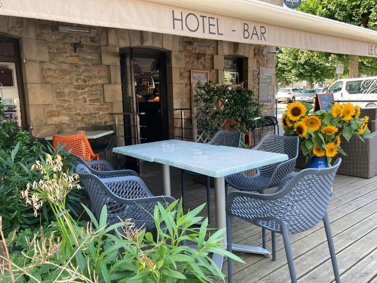 Hotel Le Cadoudal à Auray 2*,