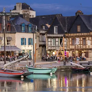 Apartment Rare - En Plein Milieu Du Port De St Goustan A Auray- Grand T2 - 50m2 -belle Terrasse, Auray