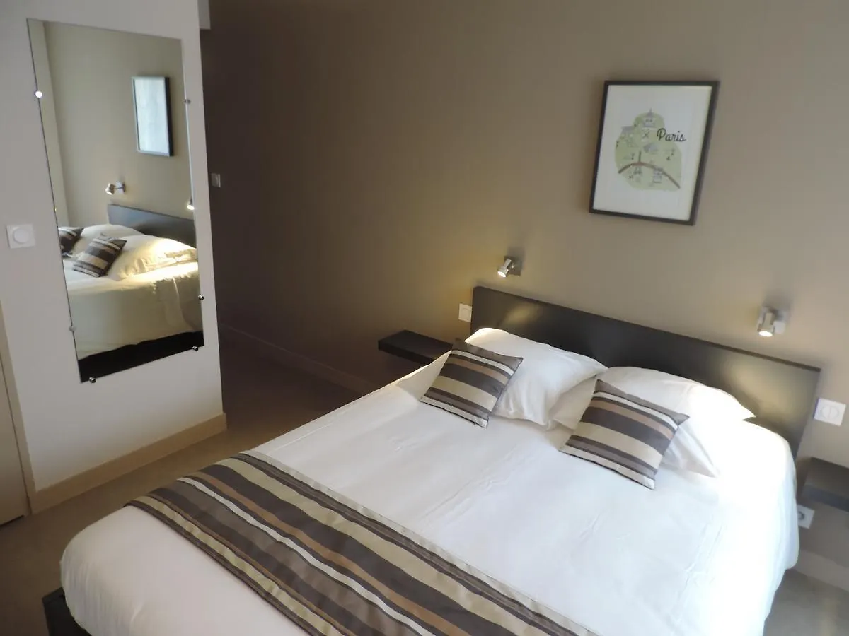 Hotel Le Cadoudal Auray 2*,