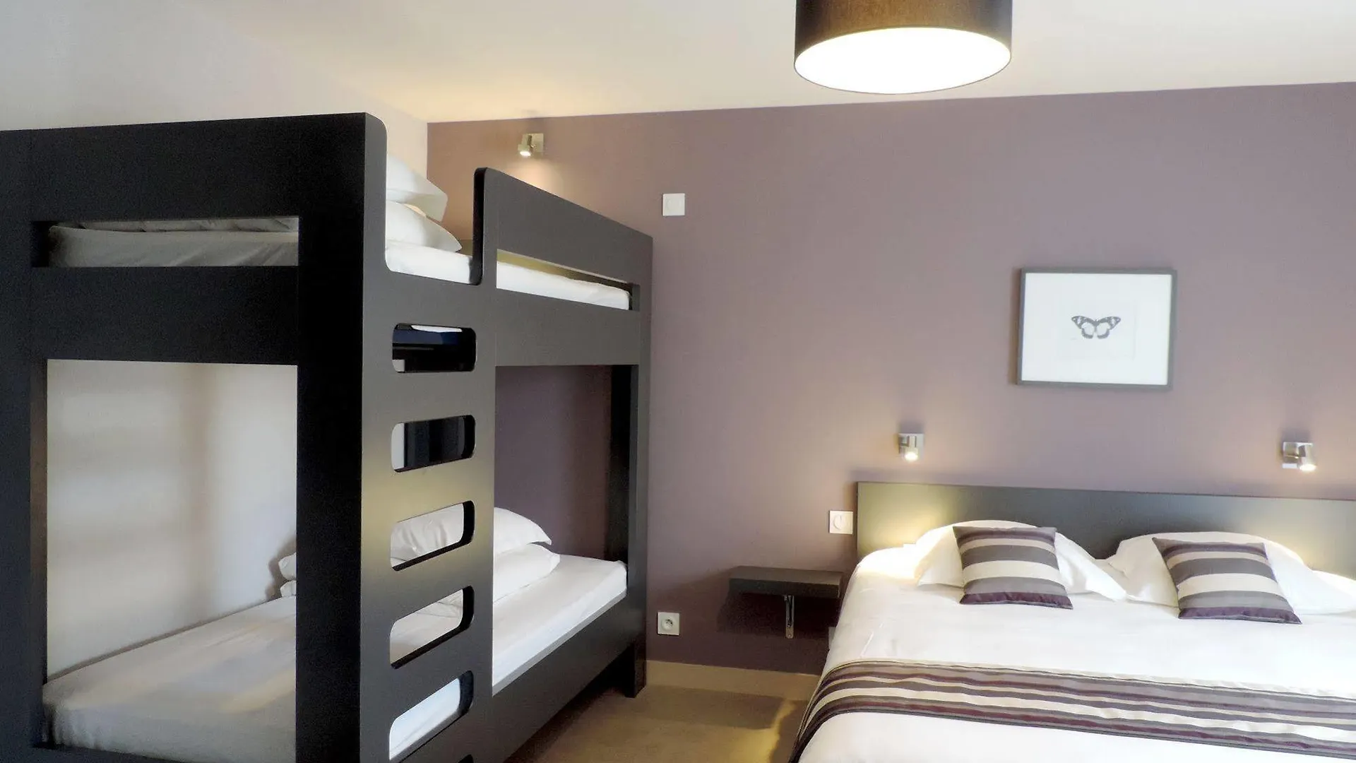 Hotel Le Cadoudal Auray 2*,  Francia